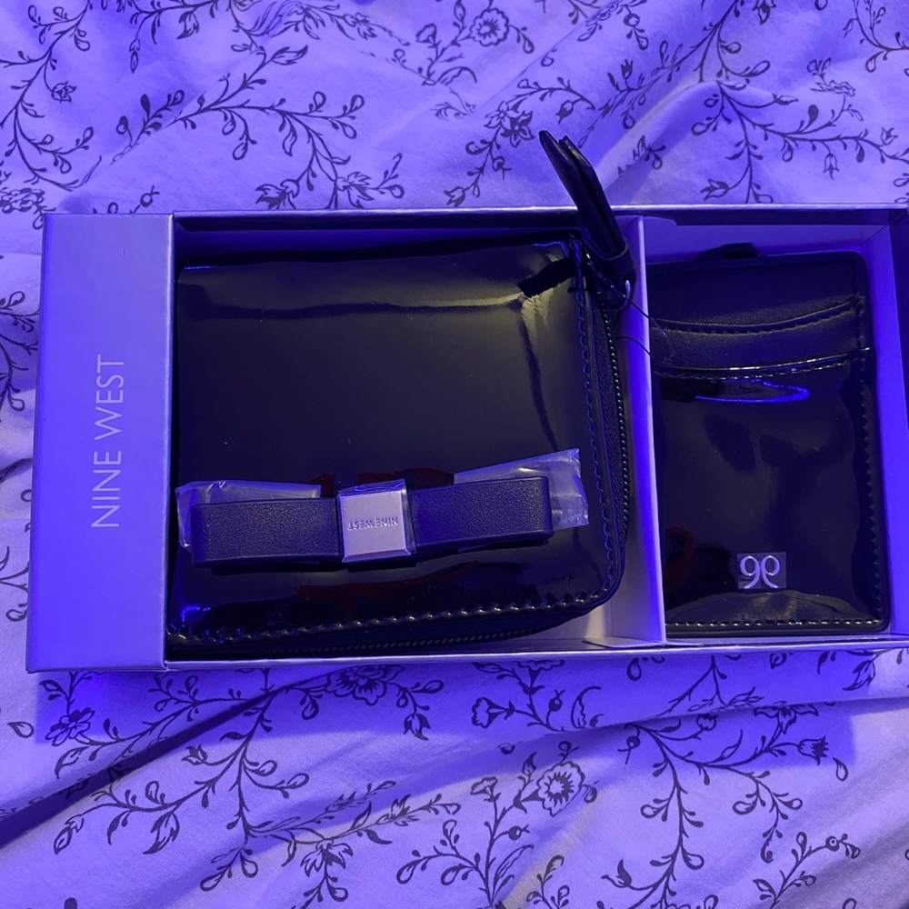 NWT Nine West wallet and card holder